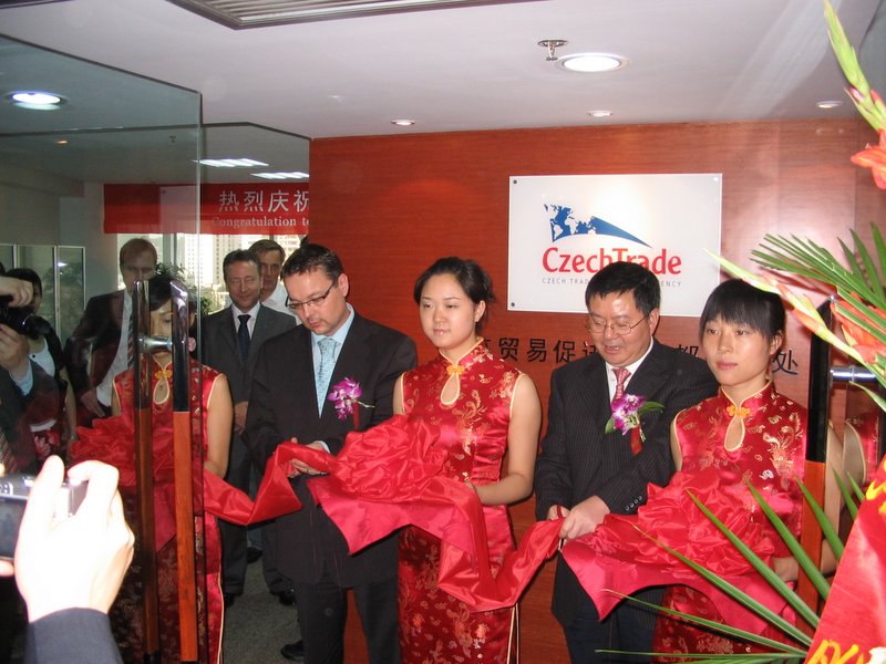 Náměstek ministra Martin Tlapa při slavnostním otevření kanceláře Czechtrade v Chengdu