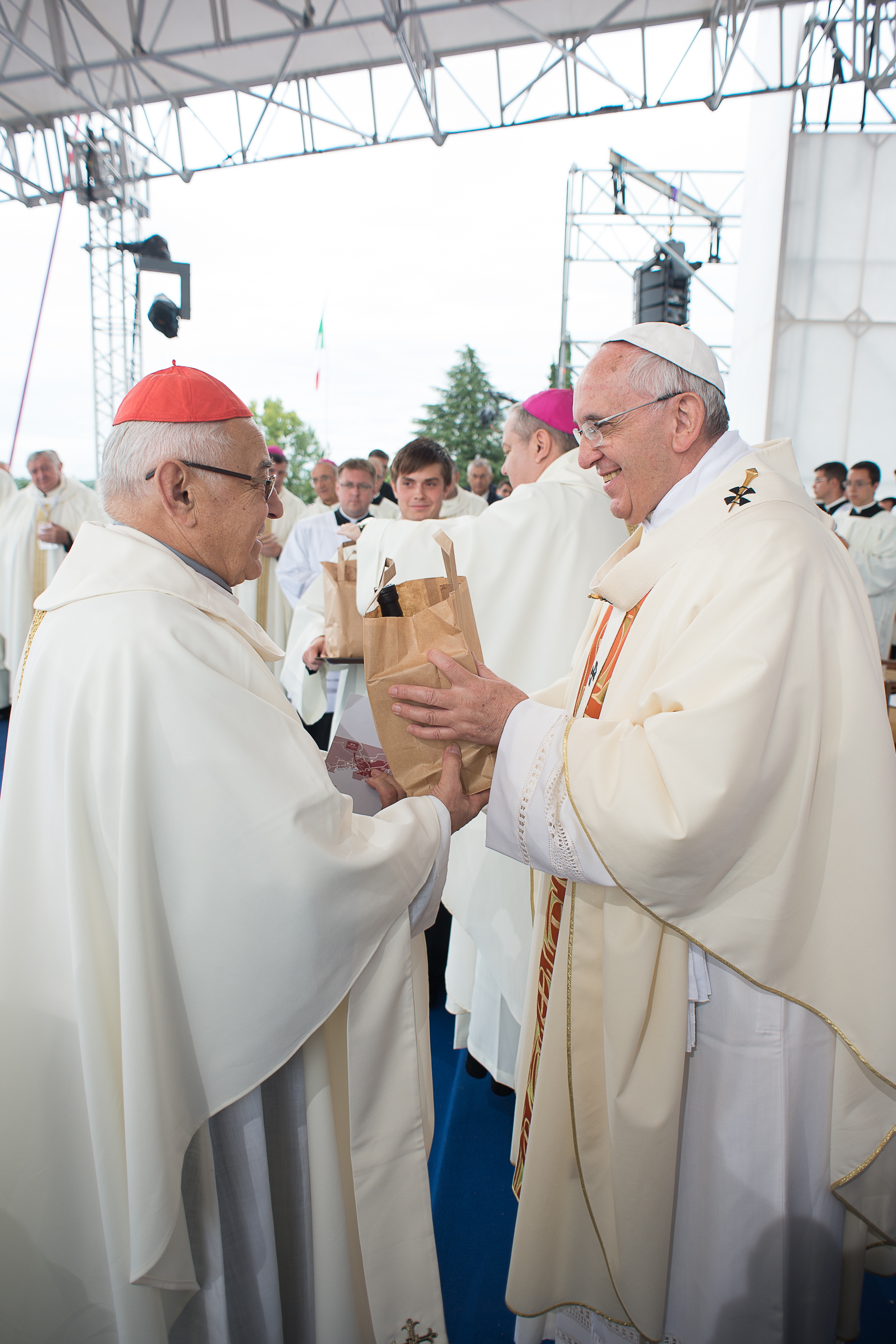 papež František s kardinálem Vlkem