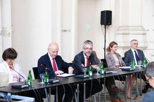 Náměstek Jiří Schneider a politický ředitel Pavel Fischer na setkání s velvyslanci zemí EU