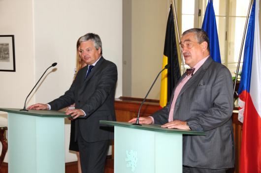 Ministr Karel Schwarzenberg a ministr zahraničí Belgie Didier Reynders