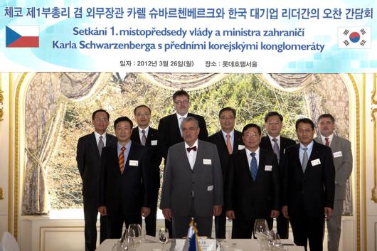 Ministr Schwarzenberg představiteli nejvýznamnějších jihokorejských společností