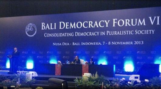Náměstek Tomáš Dub na Balijském fóru pro demokracii