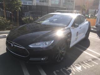 Policejní Tesla S ve službách Los Angeles Police Department