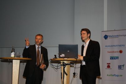 Vystoupení velvyslance Z. Lyčky moderoval Jerker Jacobsson (vpravo)
