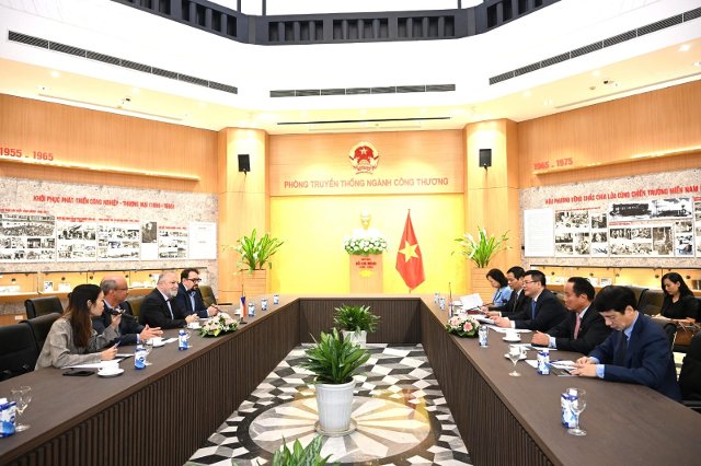 Meeting at the Ministry of Industry and Trade of Vietnam