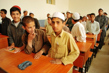 Děti ve zrekonstruované škole