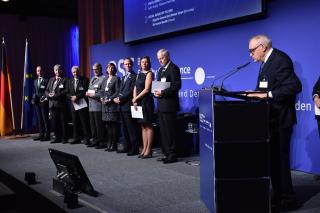 Post Bellum erhielt den Europäischen Preis für Bürgersinn, Sicherheit und Verteidigung