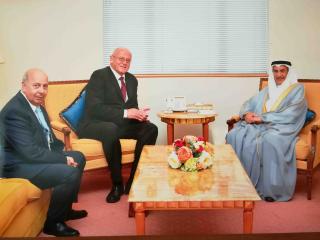 Místopředseda vlády Bahrajnu J. E. Shaikh Khaled bin Abdullah Al Khalifa přijal velvyslance J. Slavíka v doprovodu honorárního konzula ČR v Manámě G. Antoniou