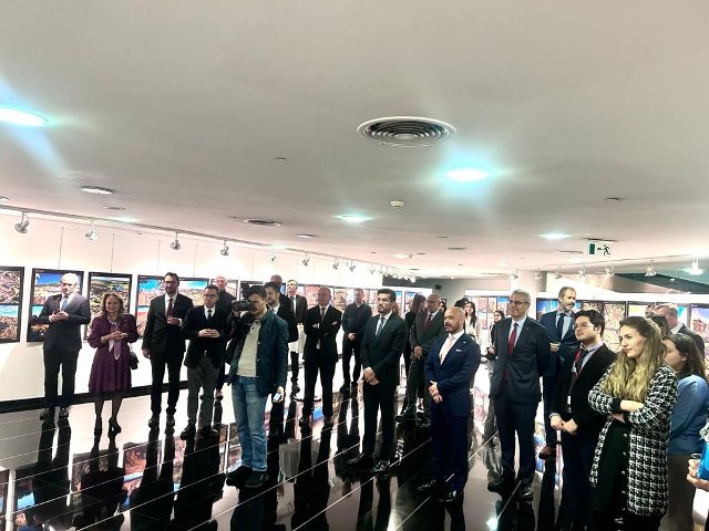 "Çek Cevherleri" Sergisi Ankara Ticaret Odası binasında açıldı 