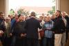 Ministr Lubomír Zaorálek vítá veřejnost před Černínským palácem