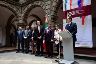 Inauguración de exposición de los 100 años de relaciones diplomáticas