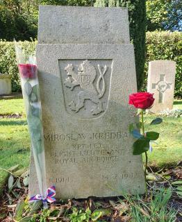 Hrob na hřbitově St. Illogan Churchyard navštíven 14. října 2020