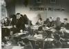 Československá státní škola ve Walesu - vyučující, M.Krušina, bývalý voják, prochází v pracující třídě, 1944-10-13