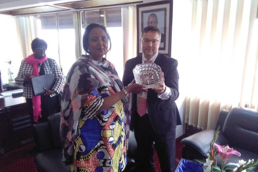 Náměstek Martin Tlapa s ministryní zahraničních věcí Keňské republiky Aminou Mohamed