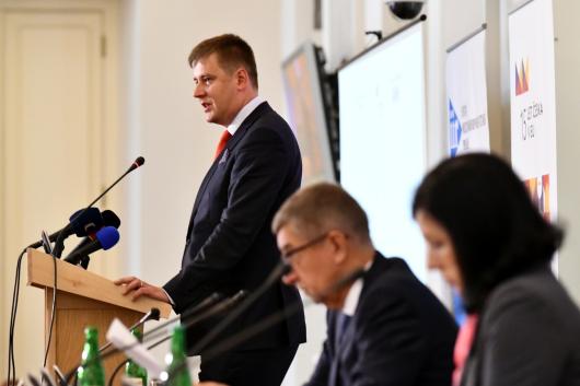 Ministr Petříček zahájil konferenci Patnáct let ČR v EU