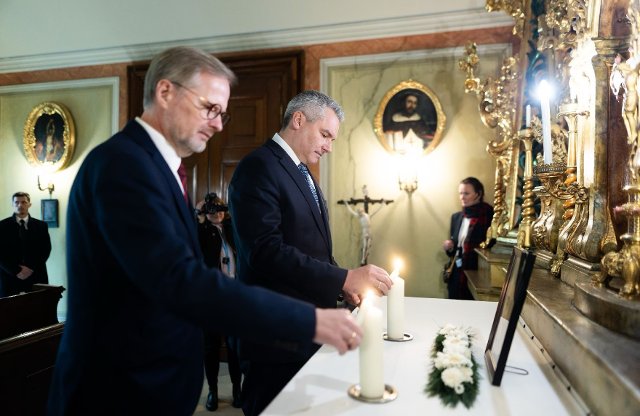 Gemeinsame Andacht für Karel Schwarzenberg in der Kapelle des Bundeskanzleramts 