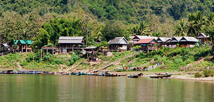 Laos rybářská vesnice