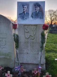 Hrob O. Hanzlíčka a J. Bartoše na hřbitově West Derby v Liverpoolu
