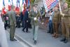Dépôt d'une gerbe de fleurs de l’Ambassadeur de la République tchèque en France et du chef d'état-major de l'Armée de la République tchèque devant la plaque commémorative 