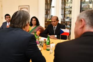 Ministr Stropnický přijal ministra zahraničních věcí Šrí Lanky Tilaka Marapanu. 