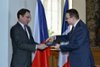 Ministr Jan Lipavský předal francouzskému velvyslanci Alexisi Dutertrovi medaili „Za zásluhy o diplomacii“