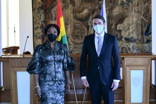 Náměstek ministra zahraničních věcí Jiří Kozák přijal ministryni zahraničních věcí a regionální integrace Ghanské republiky Shirley Ayorkor Botchwey