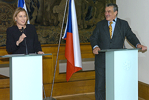 Ministr Schwarzenberg a ministryně Livni