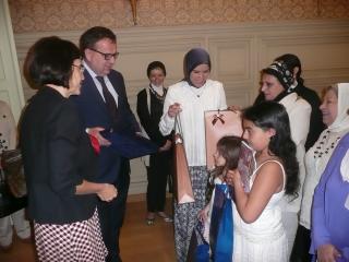 Minister as awarding the children
