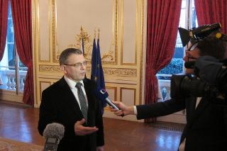Ministr Zaorálek v Paříži při rozhovoru, foto: ZÚ Paříž 