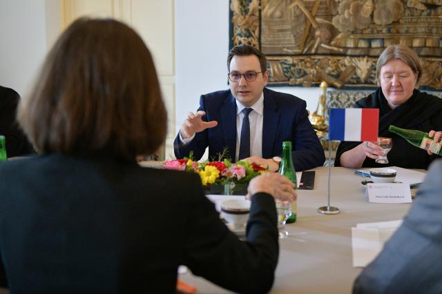 Ministr Lipavský se státní tajemnicí Francie