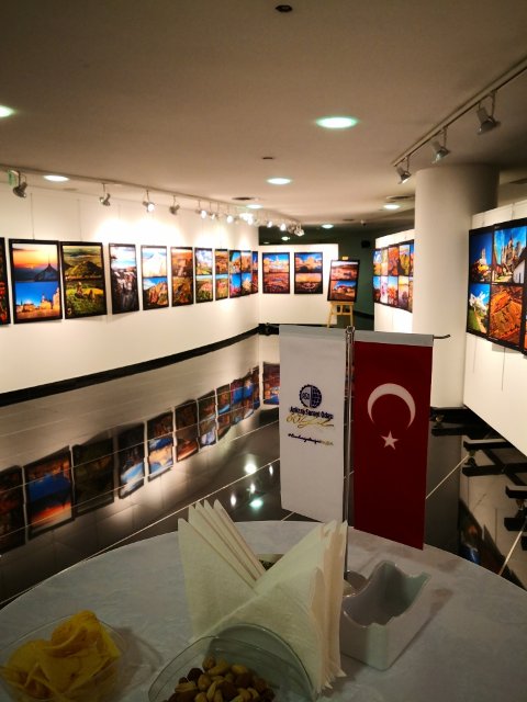 "Çek Cevherleri" Sergisi Ankara Ticaret Odası binasında açıldı