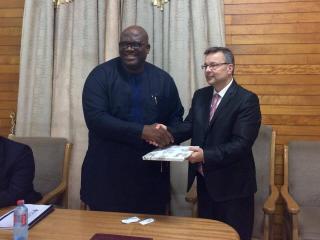 Náměstek Tlapa s ghanským náměstkem ministra vnitra 