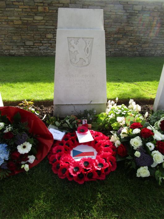 Uctění památky padlých pilotů RAF v operace Circus 157