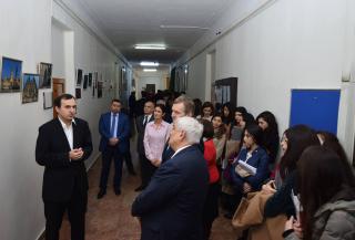 Aydın Sadıxov introduces his exhibition at the University of Languages in Baku