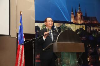  Čestným hostem za malajsijskou stranu  byl ministr vědy, technologie a inovací Malajsie Madius Tangau 