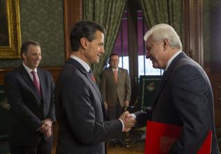 El Embajador Ľ. Hladík con el prezidente de México 